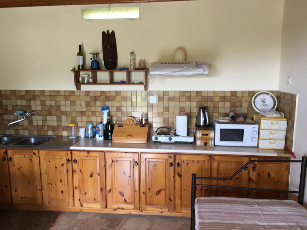 Countryside House Guest House Perachora Ngoại thất bức ảnh